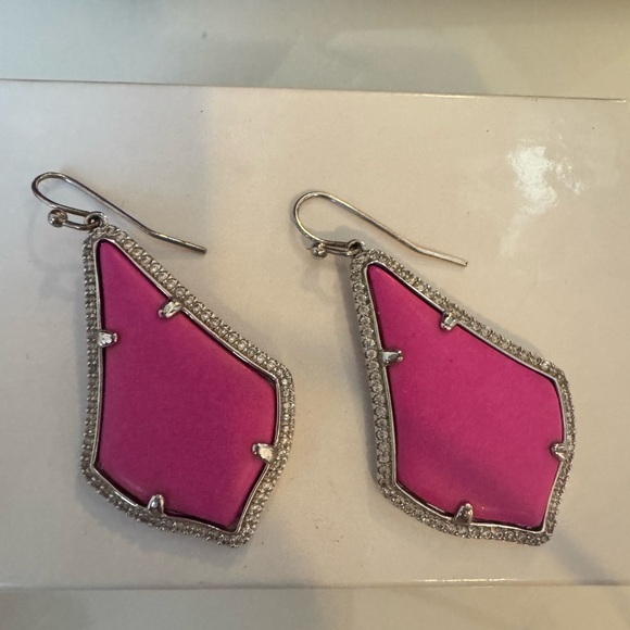 Magenta Kendra Scott Earrings - Picture 3 of 3